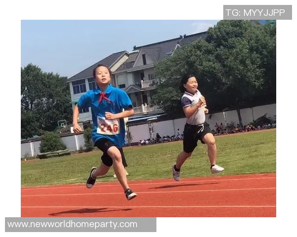 帅气球星足球绘画展现运动激情与青春魅力艺术之美 帅气球星足球绘画展现运动激情与青春魅力艺术之美