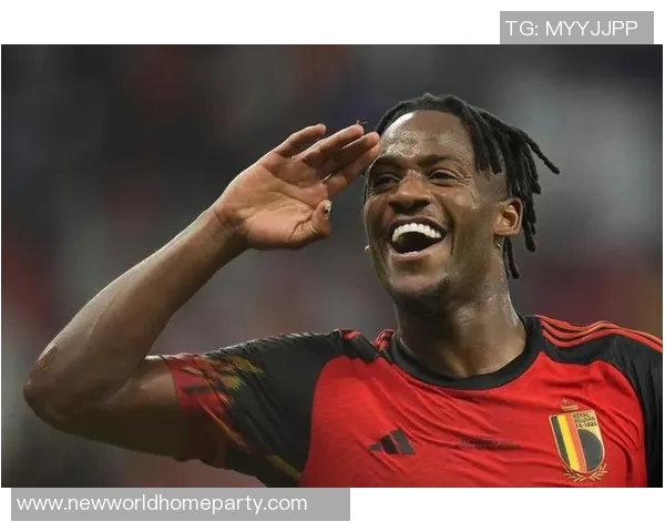 拆开足球星卡96元8包带你走进世界杯收藏的世界精彩瞬间 拆开足球星卡96元8包带你走进世界杯收藏的世界精彩瞬间